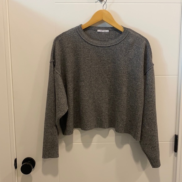 Zara Sweaters - Zara Gray crop top long sleeve sweater size med